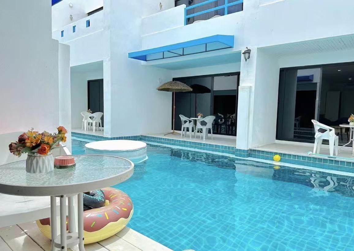 Mona Lisa Pool Homestay Pattaya